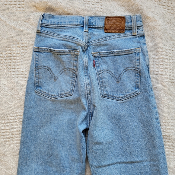 Levi's High Waisted Ribcage Straight Leg Casual Distressed Denim Jean - Picture 4 of 10